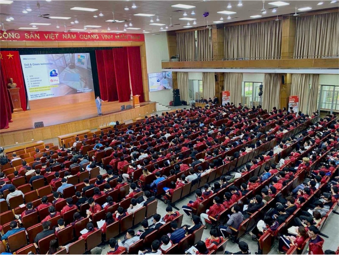 Thuyết trình về AI trong giáo dục tại Đại Học Bách Khoa -  HUST